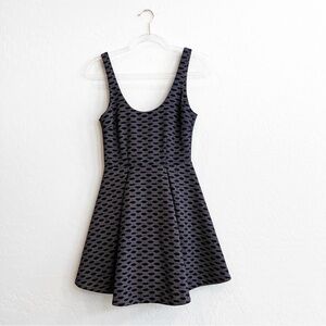 LIKELY Women’s Fit And Flare Printed Mini Dress Pleated Sleeveless Navy Blue 4